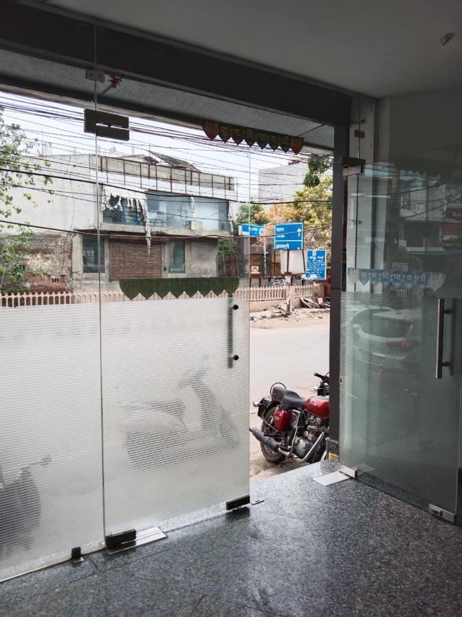 Prime Keshaw Homely In Main Road Building Hotel New Delhi
