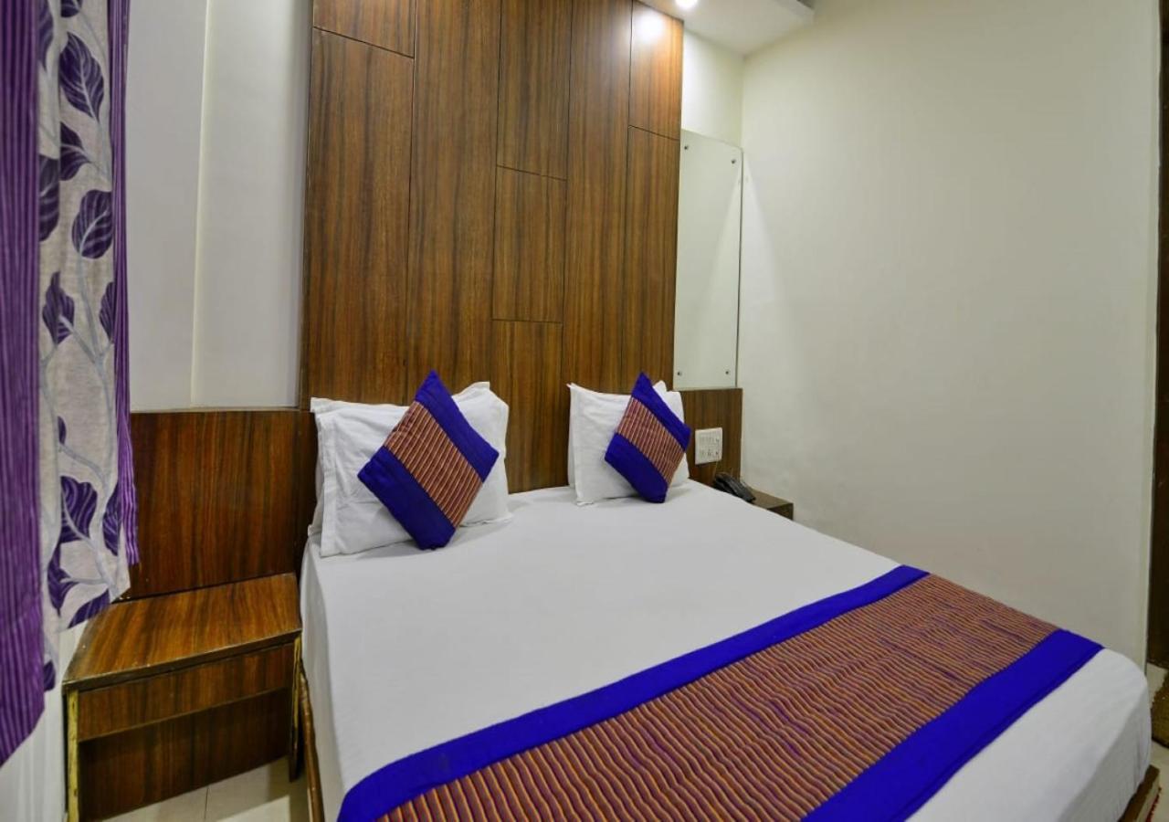 Prime Keshaw Homely In Main Road Building Hotel
