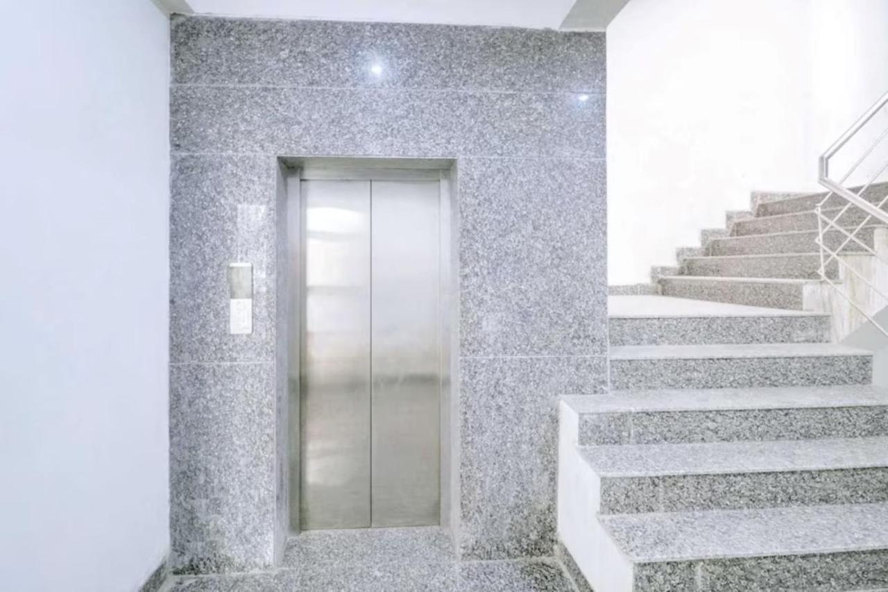 Prime Keshaw Homely In Main Road Building Hotel New Delhi