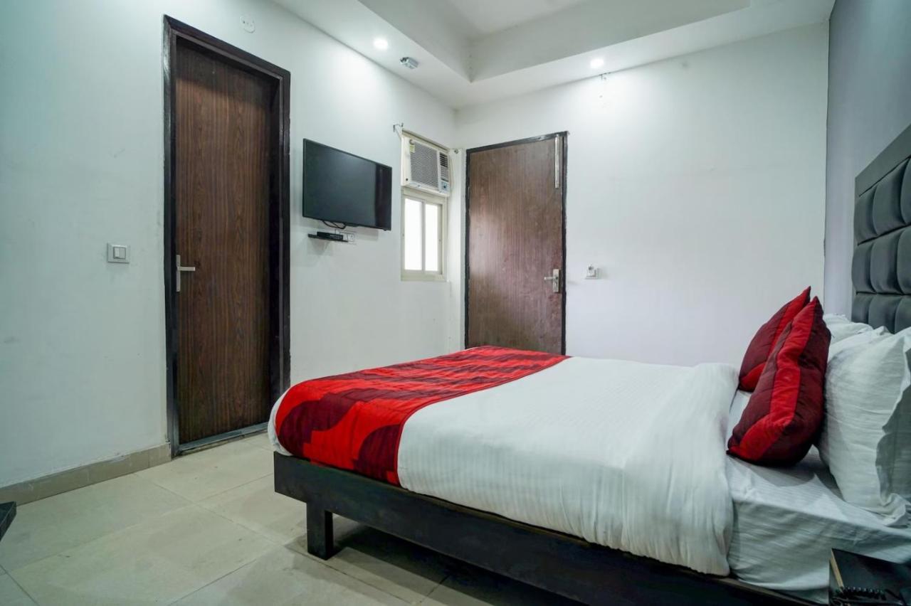 Prime Keshaw Homely In Main Road Building Hotel New Delhi